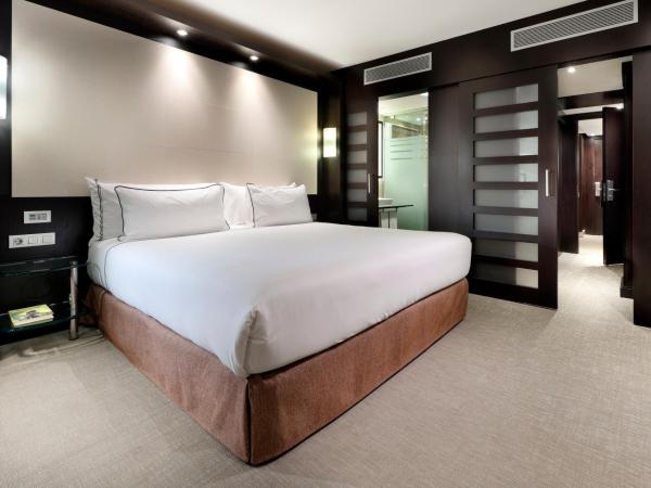 Melia Barcelona Sarriá : photo 2 de la chambre chambre premium - vue sur ville