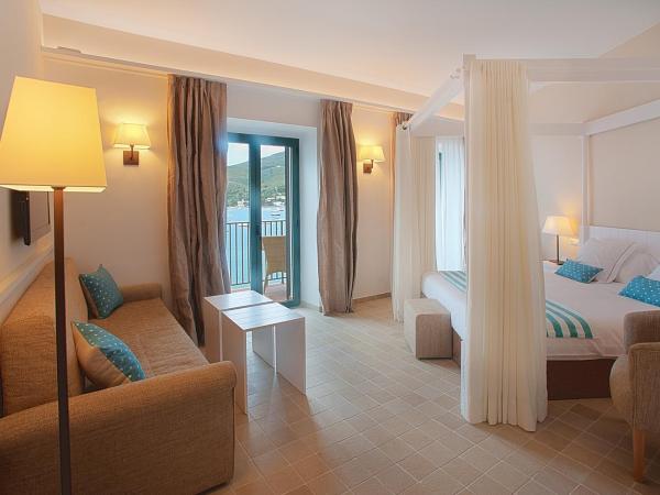 Hotel Playa Sol : photo 1 de la chambre chambre quadruple - vue sur mer