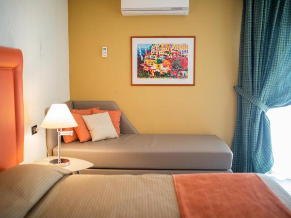 Albergo Athenaeum : photo 5 de la chambre chambre triple