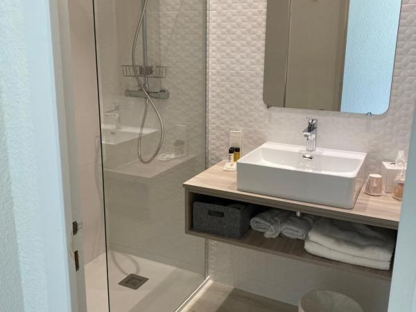 Hôtel Saint-Clair, côté Plage : photo 7 de la chambre chambre triple classique