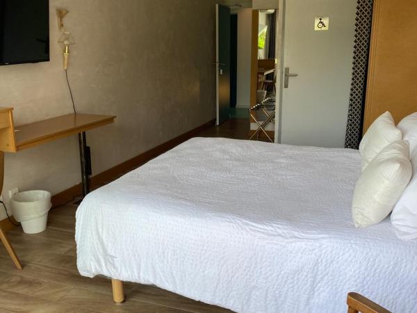 Hôtel Saint-Clair, côté Plage : photo 4 de la chambre chambre double - accessible aux personnes à mobilité réduite 