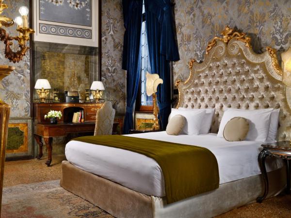 Palazzo Venart Luxury Hotel : photo 2 de la chambre chambre lit king-size de luxe