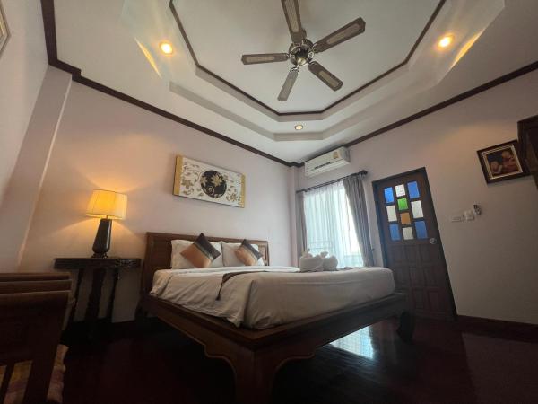 Pha Thai House : photo 6 de la chambre chambre double de luxe avec balcon