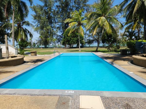 Long Sands Port Dickson : photo 6 de la chambre two-bedroom beach view apartment with balcony