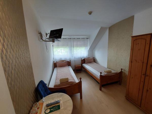 Palma Vendégház : photo 8 de la chambre chambre lits jumeaux standard