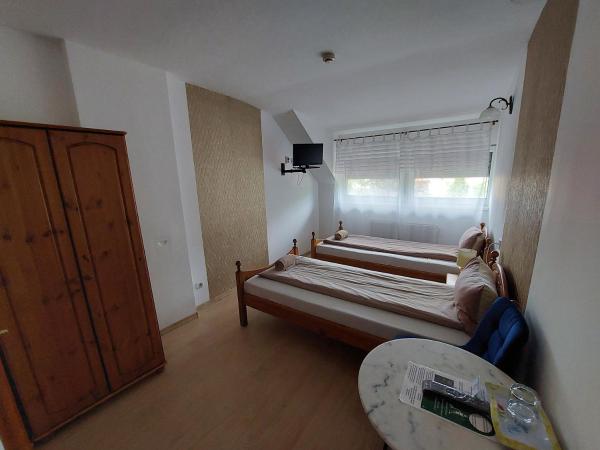 Palma Vendégház : photo 7 de la chambre chambre lits jumeaux standard