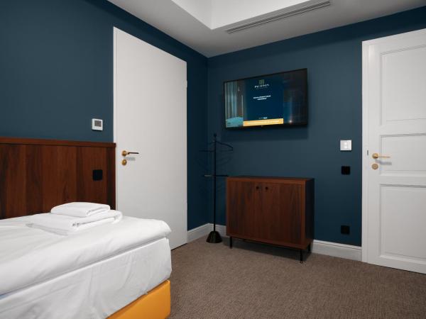 Palatinus Boutique Hotel : photo 5 de la chambre chambre lits jumeaux pour personnes à mobilité réduite