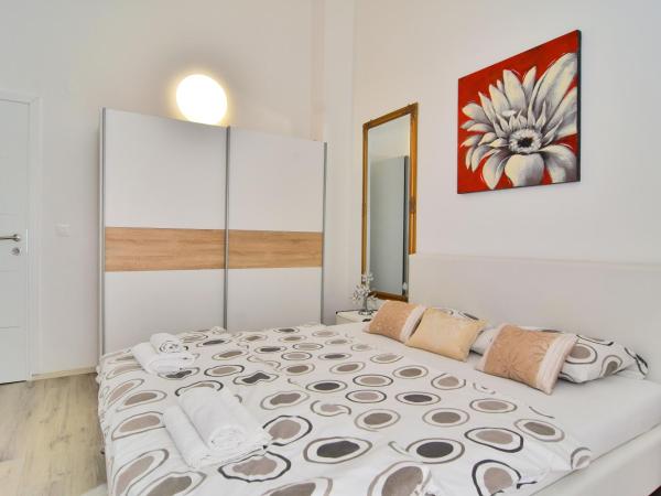 Apartments and Rooms Anika : photo 5 de la chambre double room with balcony and sea view - without kitchen