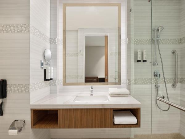 Fairfield by Marriott Agra : photo 4 de la chambre premium king room with taj view & 24 hrs flexible check-in/check-out, 20% off on food & beverages and 2 pieces of ironing daily