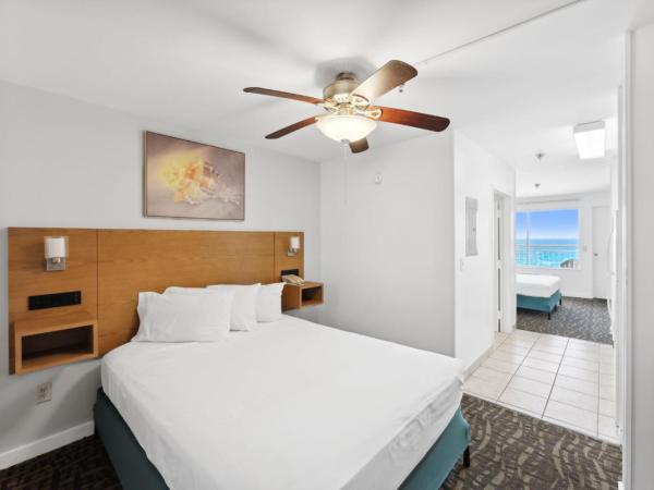 Beach Tower Beachfront Hotel, a By The Sea Resort : photo 8 de la chambre deluxe queen suite with ocean/gulf view