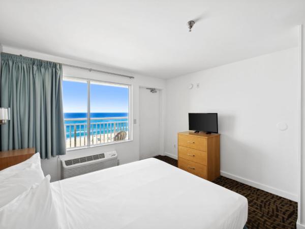 Beach Tower Beachfront Hotel, a By The Sea Resort : photo 6 de la chambre deluxe queen suite with ocean/gulf view