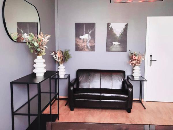 Bus Hostel Reykjavik - Reykjavik Terminal : photo 5 de la chambre chambre double ou lits jumeaux avec salle de bains commune