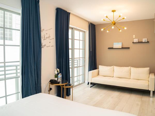 Strand Ocean Drive Suites : photo 4 de la chambre top floor one-bedroom king suite - unit b305