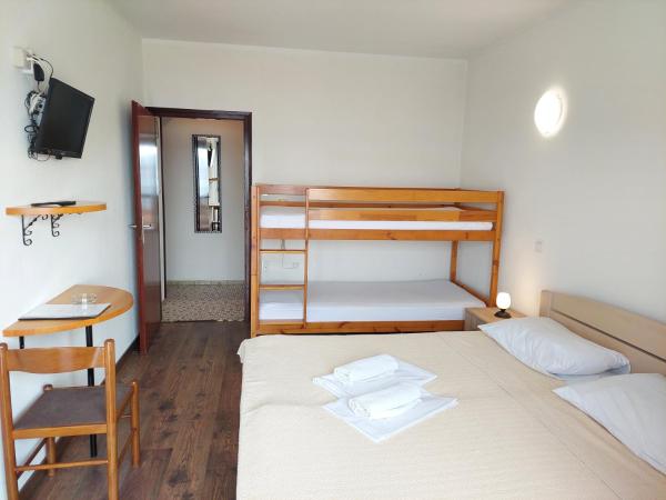 Pansion Klaudija : photo 4 de la chambre chambre triple - vue sur mer