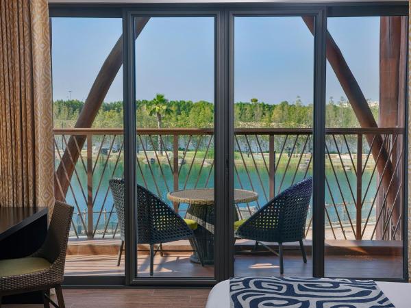 Lapita, Dubai Parks and Resorts, Autograph Collection : photo 1 de la chambre room with theme park access, guest room, 2 double, river view (complimentary beach access to sheraton jbr and shuttle to moe & dubai mall)