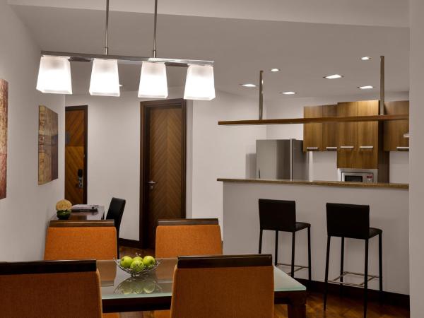 La Suite Dubai Hotel & Apartments : photo 4 de la chambre premier one bedroom sea view apartment - complimentary transfer to mall of the emirates, insurance market metro station & jbr beach