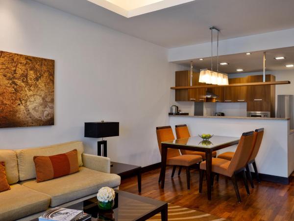 La Suite Dubai Hotel & Apartments : photo 2 de la chambre one bedroom apartment - complimentary transfer to mall of the emirates, insurance market metro station & jbr beach
