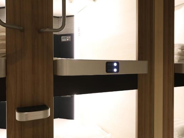 Cabin & Capsule Hotel J-SHIP Osaka Namba : photo 1 de la chambre moderate cabin room with tv for female - lower level - no cleaning