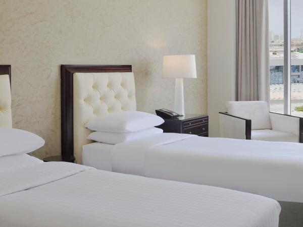 Delta Hotels by Marriott Dubai Investment Park : photo 1 de la chambre superior twin room with shuttle bus to jbr beach and various shopping malls