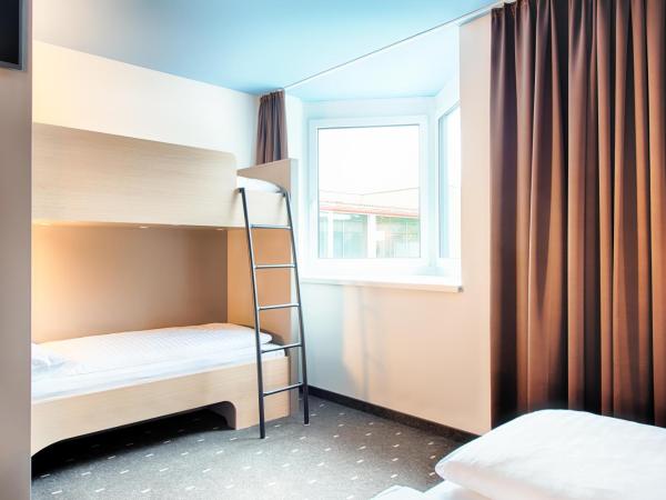 B&B Hotel Wien-Meidling : photo 2 de la chambre chambre familiale