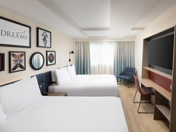 Hampton By Hilton London City : photo 9 de la chambre chambre avec 2 grands lits queen-size 