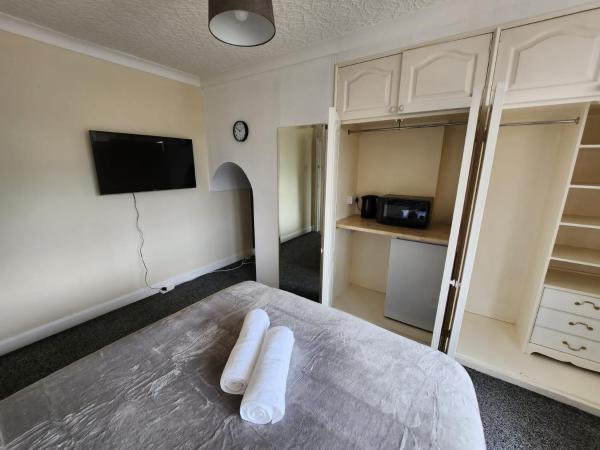 Sheldon Shared House : photo 3 de la chambre chambre double avec salle de bains commune