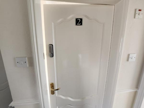 Sheldon Shared House : photo 8 de la chambre chambre double avec salle de bains commune