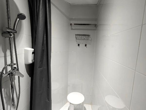 Hostal Siesta & Go Nuevos Ministerios : photo 8 de la chambre lit superposé dans dortoir mixte