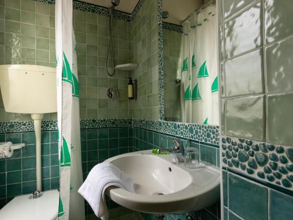 Hotel River fronte mare con piscina : photo 1 de la chambre chambre simple Économique