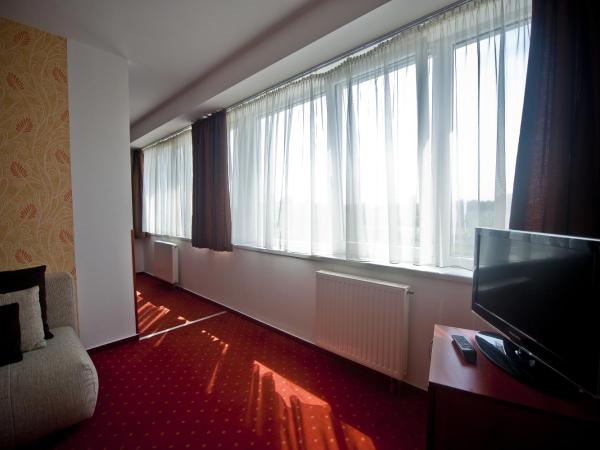 Canada Hotel Budapest : photo 9 de la chambre chambre triple