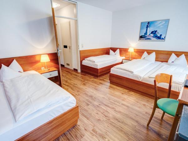 Hotel Antares : photo 1 de la chambre chambre quadruple