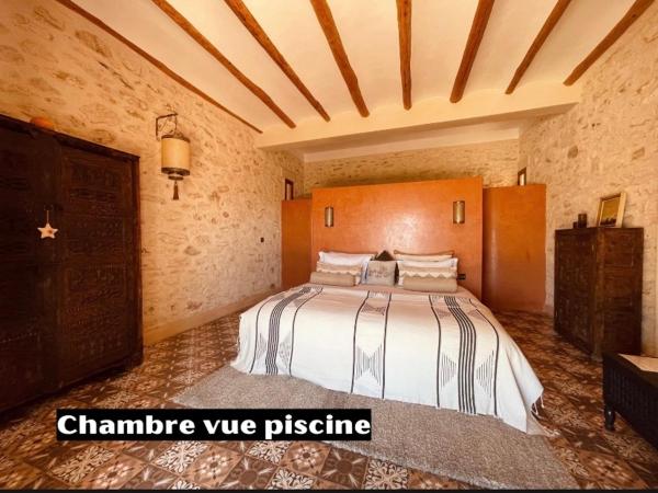 Villa des Hauts Mogador : photo 2 de la chambre chambre lit king-size - vue sur piscine 