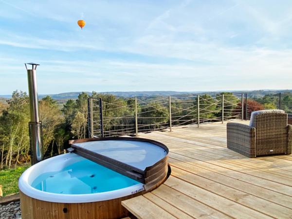 Hameau Du Sentier Des Sources : photo 7 de la chambre suite avec jacuzzi