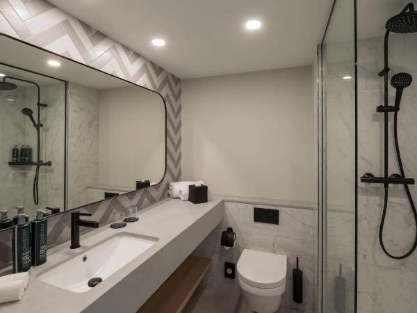 DoubleTree by Hilton Berlin Ku'damm : photo 8 de la chambre chambre lit king-size deluxe