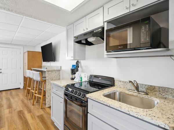 Sugar Sands Beachfront Hotel, a By The Sea Resort : photo 8 de la chambre deluxe queen suite with ocean/gulf view