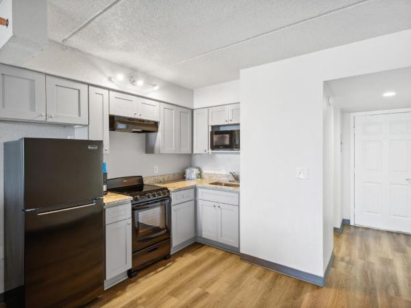 Sugar Sands Beachfront Hotel, a By The Sea Resort : photo 3 de la chambre suite with ocean/gulf view beach walkup