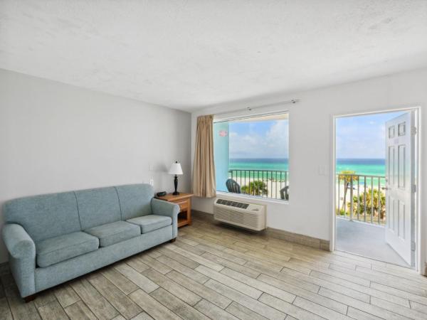 Holiday Terrace Beachfront Hotel, a By The Sea Resort : photo 8 de la chambre king suite with ocean/gulf view