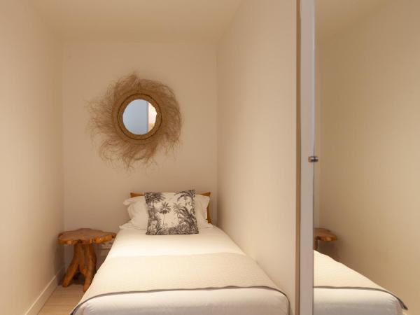 Hôtel La Piscine : photo 3 de la chambre grande chambre double