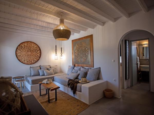 Nur Mykonian Suites : photo 2 de la chambre suite junior - vue sur piscine