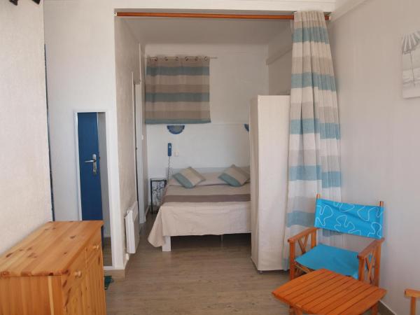 Hôtel Restaurant - Villa Les Sirènes : photo 6 de la chambre studio