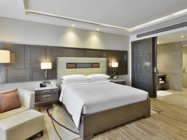 JW Marriott Mumbai Sahar Airport : photo 3 de la chambre guest room, executive lounge access, 1 king, city view