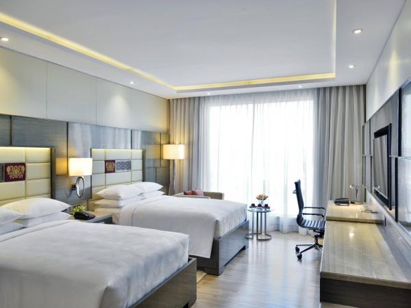 JW Marriott Mumbai Sahar Airport : photo 4 de la chambre guest room, executive lounge access, 2 double, city view