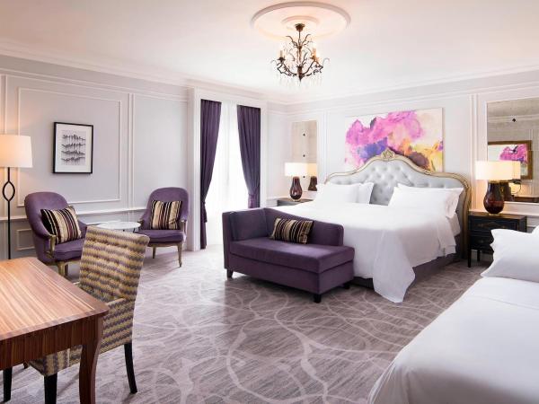 Hotel Maria Cristina, a Luxury Collection Hotel, San Sebastian : photo 1 de la chambre chambre familiale avec 1 lit king-size ou lits jumeaux/simples