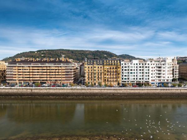 Hotel Maria Cristina, a Luxury Collection Hotel, San Sebastian : photo 4 de la chambre chambre lit king-size première - vue sur rivière