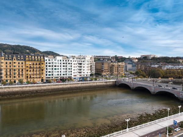 Hotel Maria Cristina, a Luxury Collection Hotel, San Sebastian : photo 5 de la chambre chambre lit king-size première - vue sur rivière
