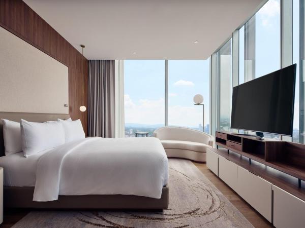 JW Marriott Hotel Guadalajara : photo 5 de la chambre suite junior lit king-size