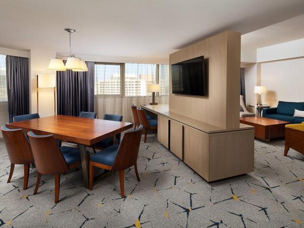 Sheraton Gateway Los Angeles Hotel : photo 3 de la chambre suite 1 lit king-size