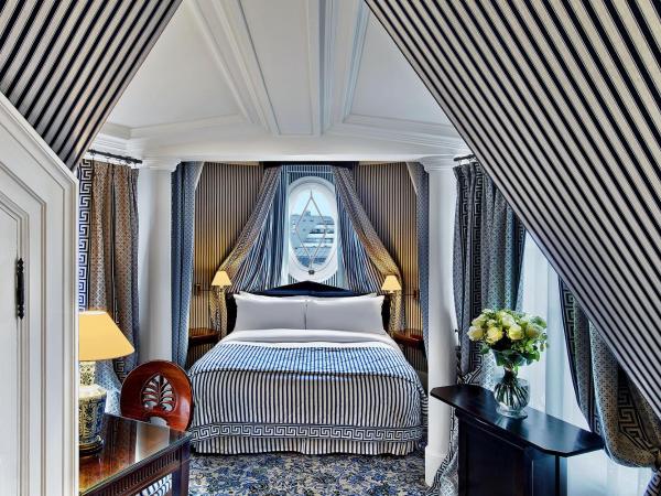 Le Dokhan's Paris Arc de Triomphe, a Tribute Portfolio Hotel : photo 4 de la chambre suite lit king-size