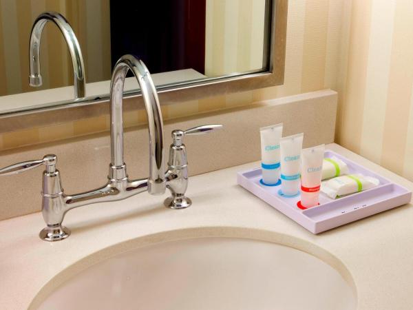 Four Points by Sheraton Los Angeles International Airport : photo 5 de la chambre chambre double avec 2 lits doubles