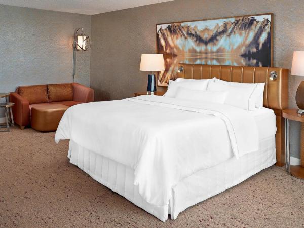 The Westin Edmonton : photo 2 de la chambre chambre deluxe plus spacieuse, 1 lit king-size, aile deluxe - vue sur ville
